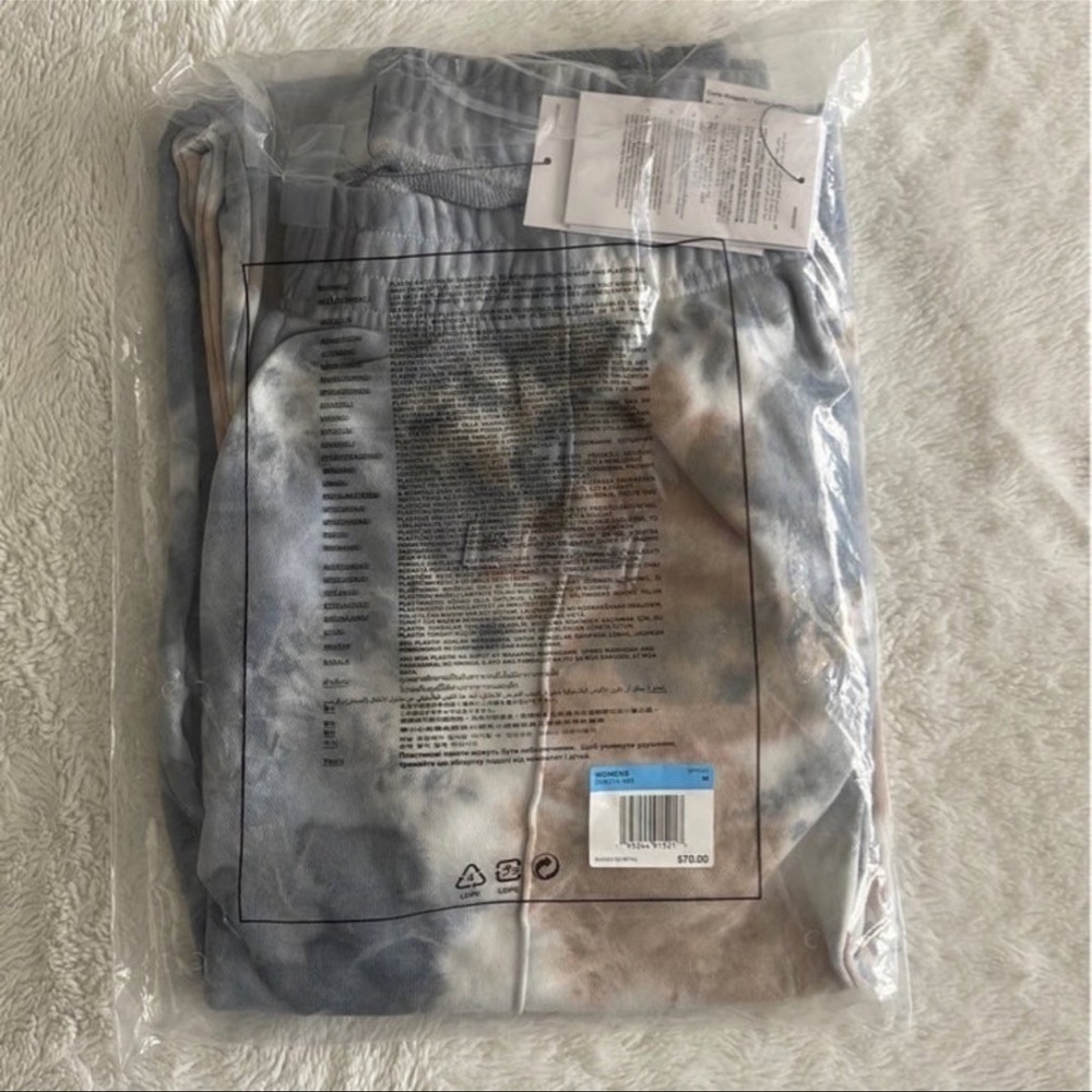 (NWT) Nike Loose Fit Tie Dye Cuffed Sweatpants in Slate Blue, Medium - Picture 7 of 16